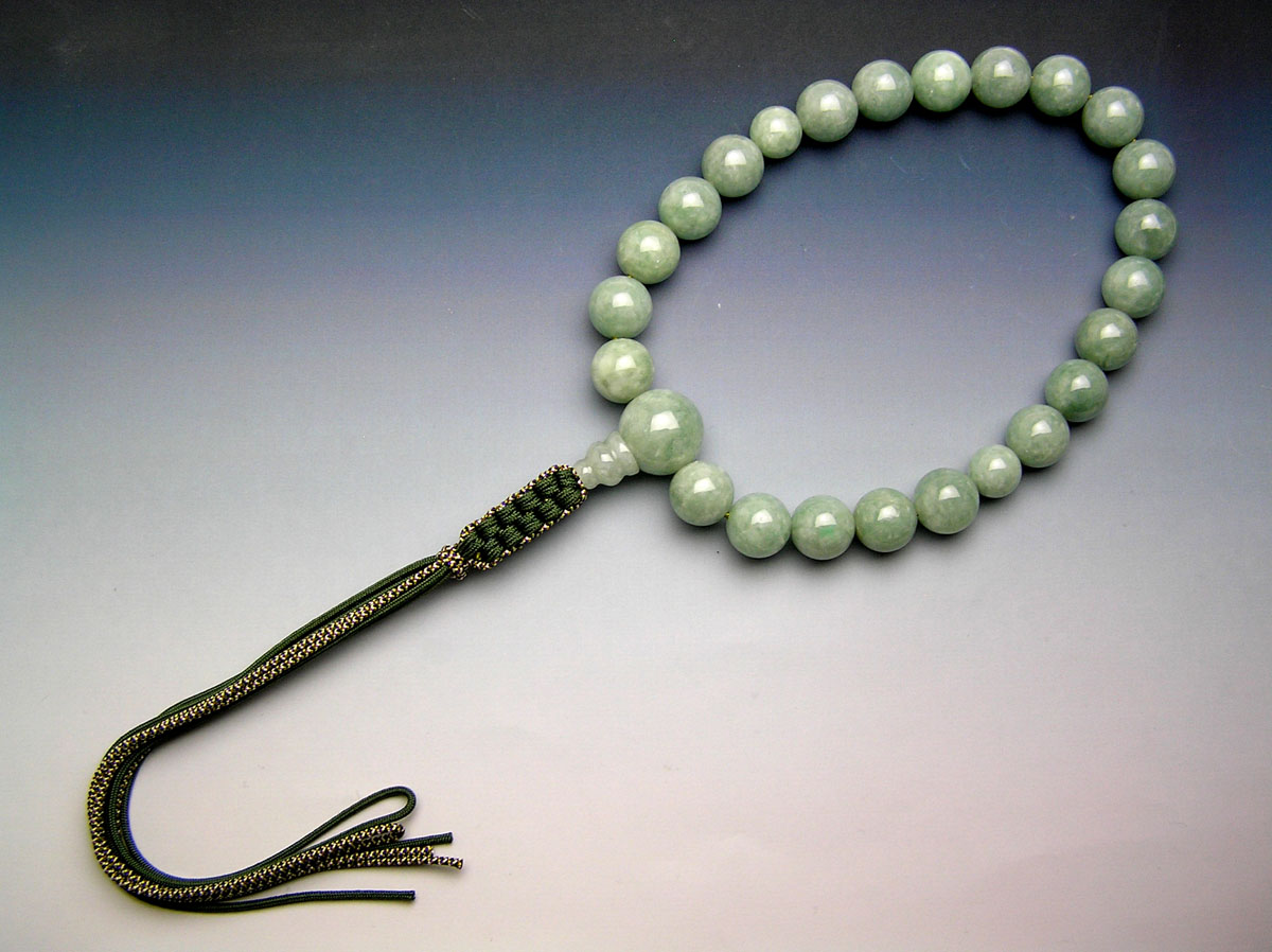 数珠の修理 紐房中色ナイロン糸